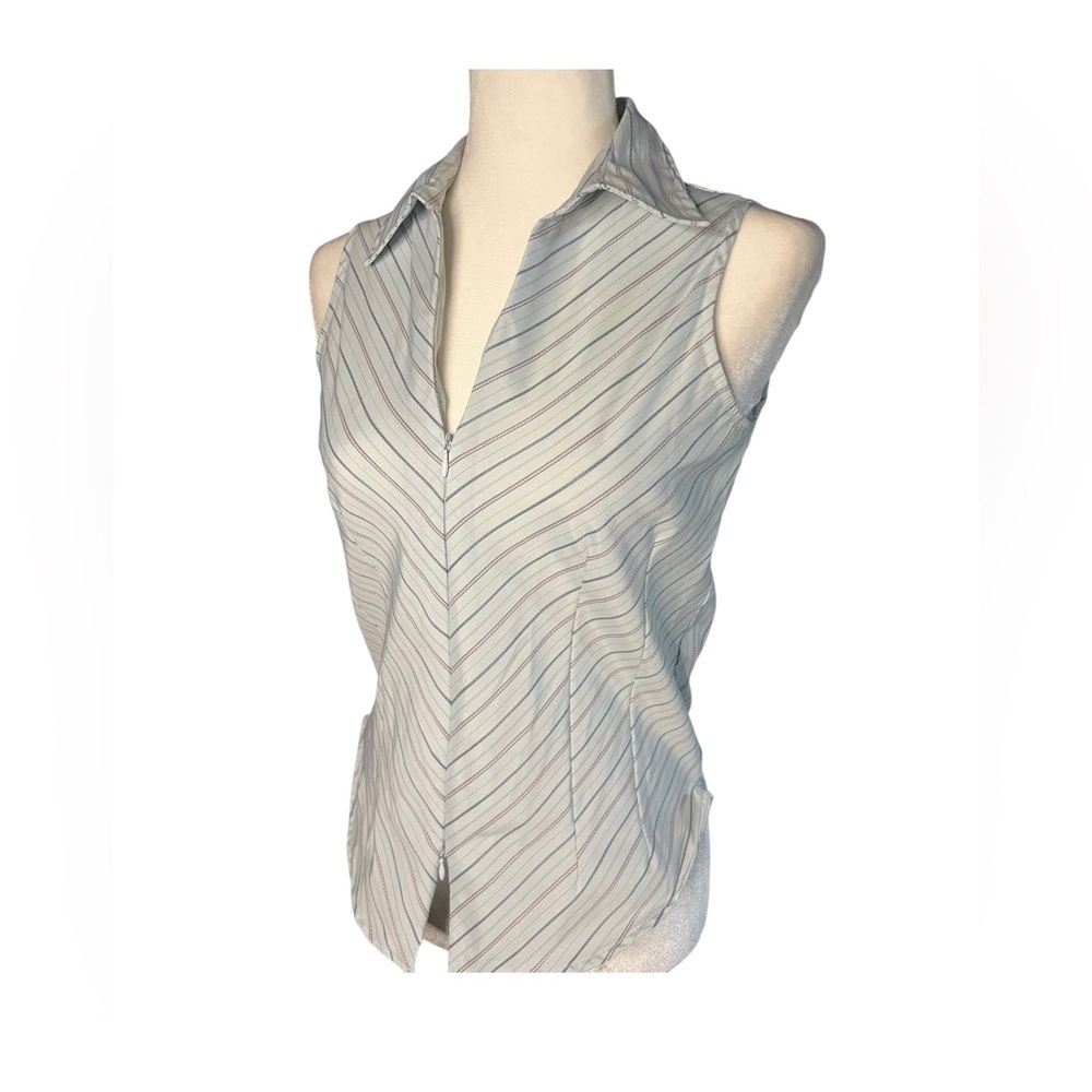 Sleeveless Collared Tank Top in Light Gray Stripe
